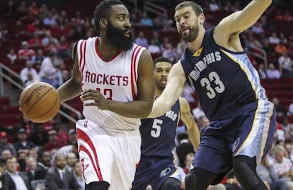 Harden y Marc Gasol frente a frente.