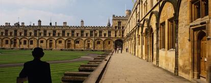 Patio central de una de las facultades de la Universidad de Oxford.