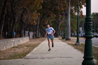 Lezama entrena en una calle de Caracas.