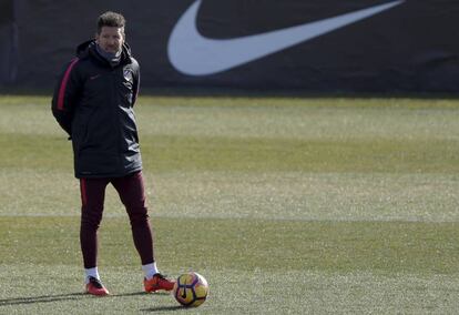 Simeone, durante un entrenamiento con el Atlético.