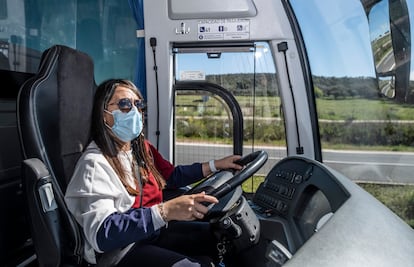 Eleazar Cortés, conductora de autobús.