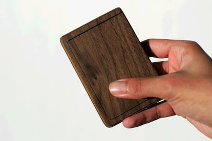 Cartera de madera para la Apple Card