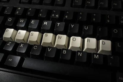 Un teclado mostando la contraseña.