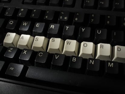 Un teclado mostando la contraseña.