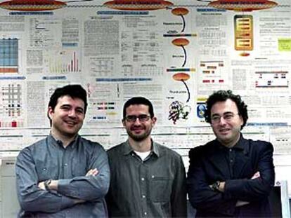De izquierda a derecha, Josep F. Abril, Genís Parra y Roderic Guigó, ayer en Barcelona.