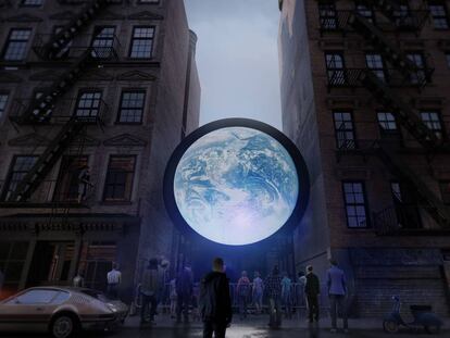 La instalación ‘blu Marble’, del artista Sebastian Errazuriz, está las 24 horas del día retransmitiendo imágenes de la Tierra en la calle Ludlow de Nueva York.
