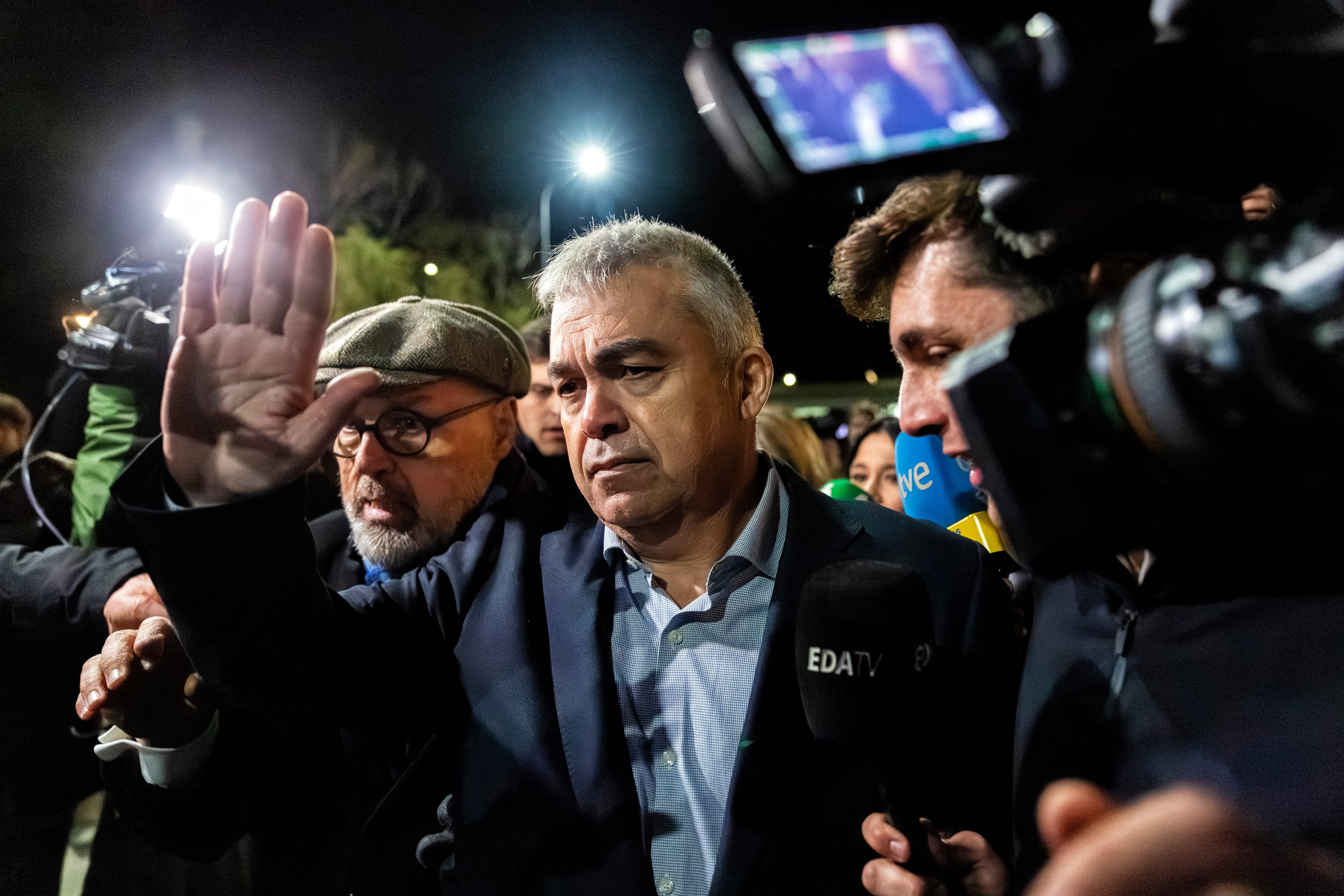 El ex secretario de Organización del PSOE, Santos Cerdán, a su salida de la prisión de Soto del Real el pasado 19 de noviembre.