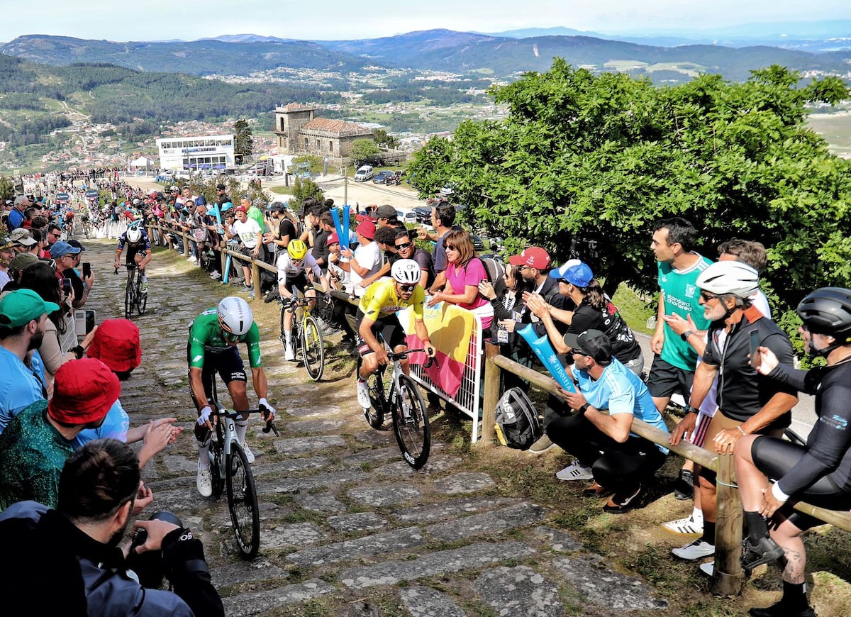 Adam Yates gana O Gran Camiño en su camino hacia el Giro