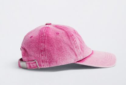 El tejido vaquero es absoluta tendencia esta temporada y con esta gorra de Parfois podrás vestir de él de los pies a la cabeza.

12,99€