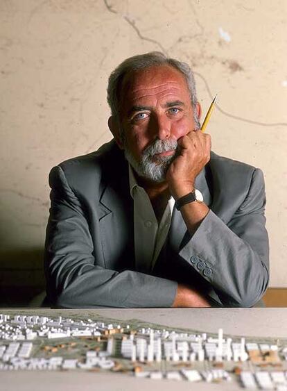 El arquitecto Enrique Mangada, padre del planeamiento urbanístico de Madrid.