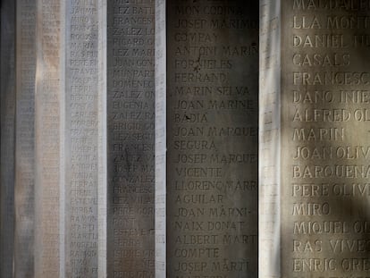 Memorial de las víctimas del franquismo en el cementerio del Fossar de la Pedrera, en Barcelona.