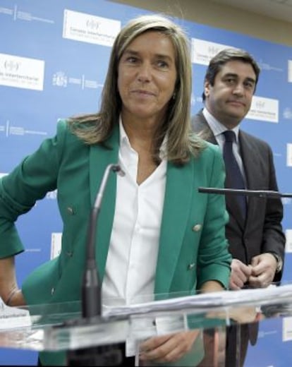 Health Minister Ana Mato at Wednesday's press conference.