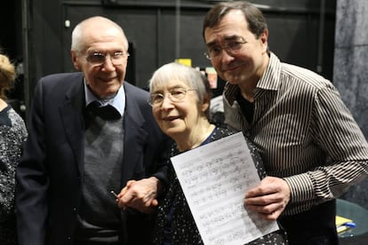 Gyórgy y Márta Kurtág con Pierre-Laurent Aimard el día del estreno de 'Passio sine nomine'.