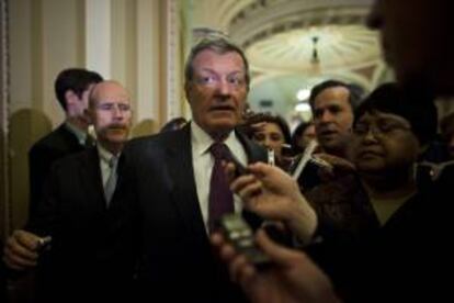 La carta fue encabezada en firmas por el presidente del Comité de Finanzas del Senado y el republicano de mayor rango en ese comité, Max Baucus (c). EFE/Archivo