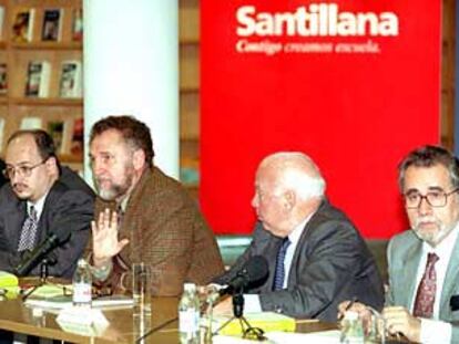 De izquierda a derecha, Juan Carlos Rodríguez, Víctor Pérez-Díaz, Jesús de Polanco y Juan Antonio Ortega y Díaz-Ambrona.