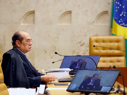 O ministro Gilmar Mendes durante a sessão plenária por videoconferência, em 15 de abril.