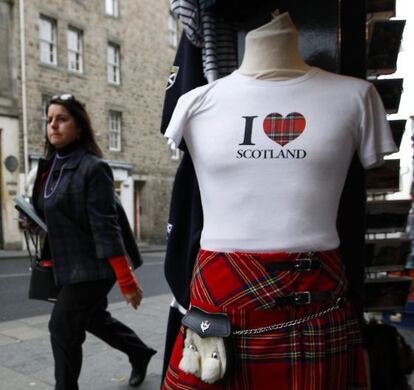 Tienda tur&iacute;stica en Edimburgo. 