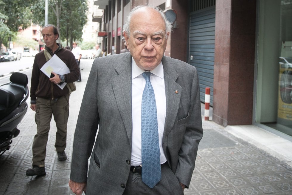 Pujol riñe y ordena, de nuevo