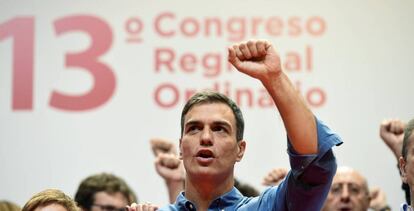 Pedro Sánchez, líder del PSOE, en la clausura del XIII Congreso del PSOE-M, celebrado en Coslada (Madrid) el 22 de octubre. 