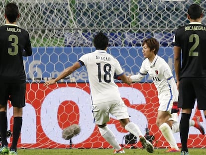 Los jugadores del Kashima festejan un gol ante el Atlético Nacional.