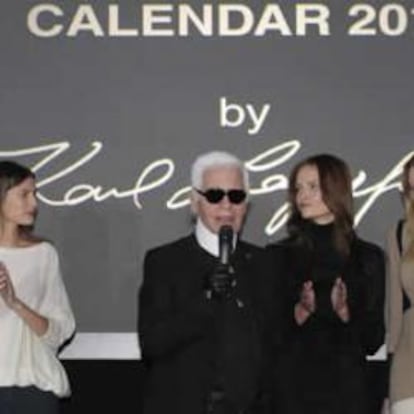 El diseñador Karl Lagerfeld en la presentación del calendario Pirelli 2011