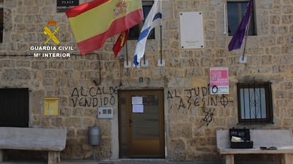Una pintada antisemita dirigida al alcalde, en Castrillo Mota de Judíos (Burgos).