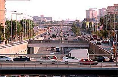 La Gran Via, desde la plaza de Cerdà, a su paso por el término de L'Hospitalet.