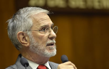 Ibsen Pinheiro na Assembleia Legislativa do Rio Grande do Sul, no dia 22 de março.