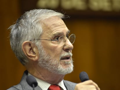 Ibsen Pinheiro na Assembleia Legislativa do Rio Grande do Sul, no dia 22 de mar&ccedil;o.