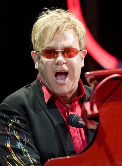 Elton John, ayer durante su actuación en Barcelona.