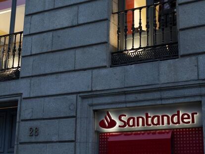 Una oficina de banca privada de Banco Santander, Madrid.