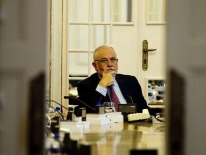 Juan Cotino, esta ma&ntilde;ana antes de comparecer en la Comisi&oacute;n del Estatuto de los Diputados en las Cortes valencianas.