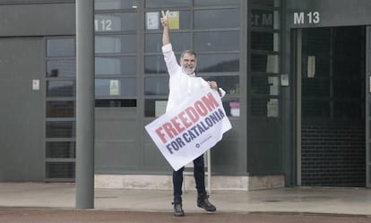 El presidente de Òmnium Cultural, Jordi Cuixart, al salir de la prisión de Lledoners, el pasado 23 de junio.