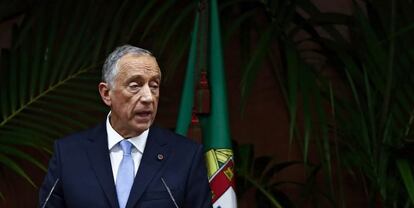 El reci&eacute;n investido presidente de Portugal, Marcelo Rebelo de Sousa, pronuncia un discurso en la Mezquita de Lisboa.