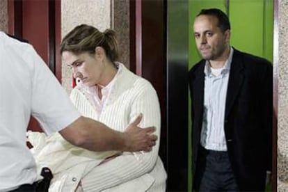 Celso Perdomo, ex director general del Gobierno canario, y su pareja, Mónica Quintana, funcionaria.