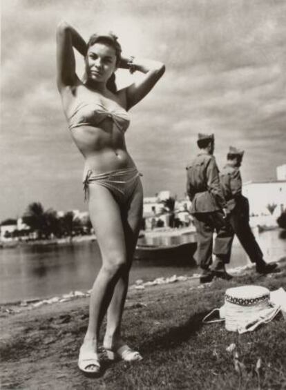 'Primer biquini en Ibiza', foto de Oriol Maspons en 1954.