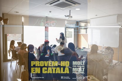 Classe de català en una aula del Consorci per a la Normalizacio Lingüística de Barcelona