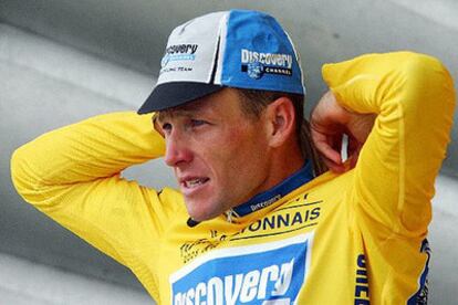 Armstrong se viste de amarillo.