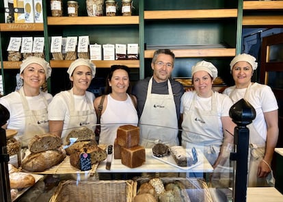 El equipo al completo de la Panadería San Ramón, en Fuente Álamo (Región de Murcia). J.C. CAPEL