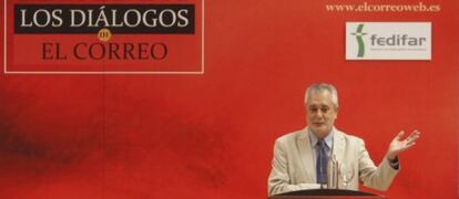 El presidente de la Junta de Andalucía, José Antonio Griñán, en el ciclo de conferencias 'Los diálogos de El Correo'.