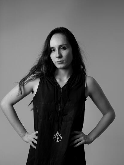 Júlia G Escribà presenta su primera colección de ropa termorregulable en 080 Barcelona Fashion.