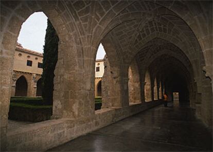 Arcos ojivales del claustro del Monasterio de Piedra.