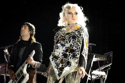 Debbie Harry al frende Blondie el día 14 en el festival Coachella, en Indio, California. 