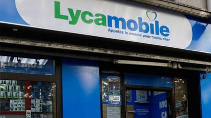 Un locutorio con un carte de Lycamobile.