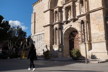 La fachada de la Iglesia de la Asunción de Tudela de Duero, en Valladolid.