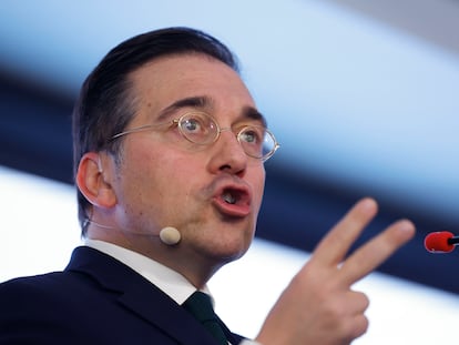 El ministro de Exteriores, José Manuel Albares, interviene en un desayuno informativo este lunes en Madrid.