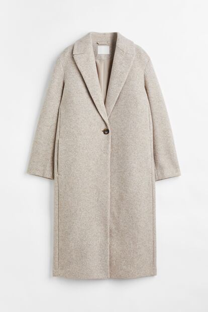 Nada como este abrigo de silueta amplia, en color hueso, de H&M para darle a tus looks ese estilo confortable tan de tendencia últimamente.

69,99€