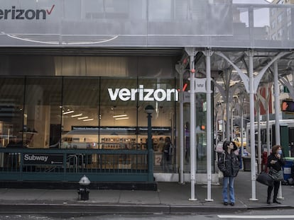 A Verizon store in New York, US, on Friday, Jan. 20, 2023.