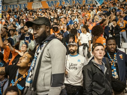 Aficionados del Olympique de Marsella, en el estadio Velódromo.