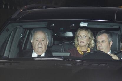 Amancio Ortega y su esposa Flora López llegando a Casas Novas.